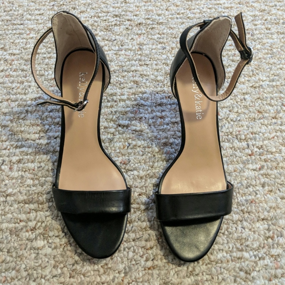 NWOT High heeled sandals